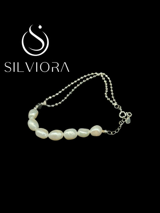 Moonlit Pearls bracelet